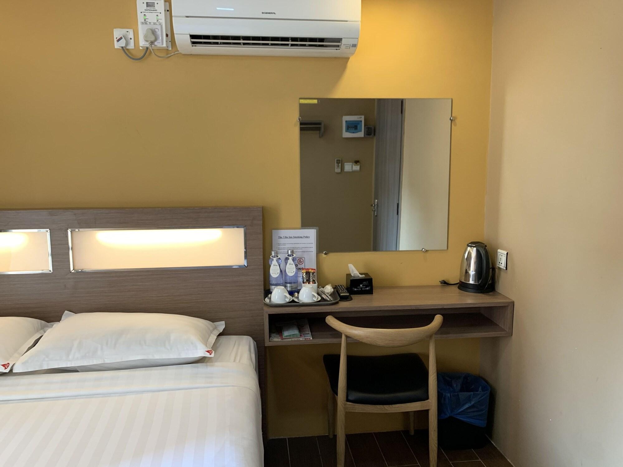 The Vibe Inn Янгон Экстерьер фото