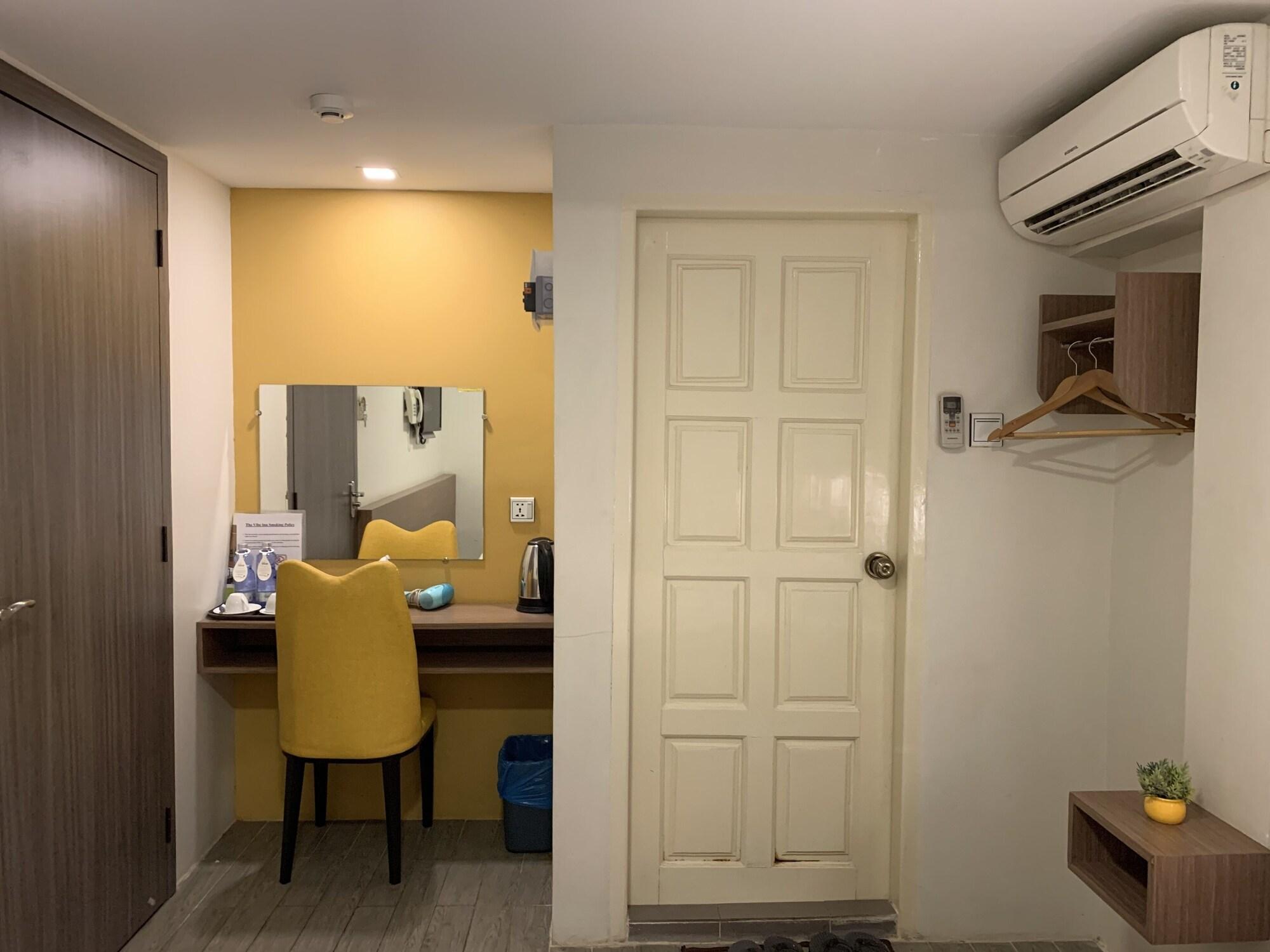 The Vibe Inn Янгон Экстерьер фото