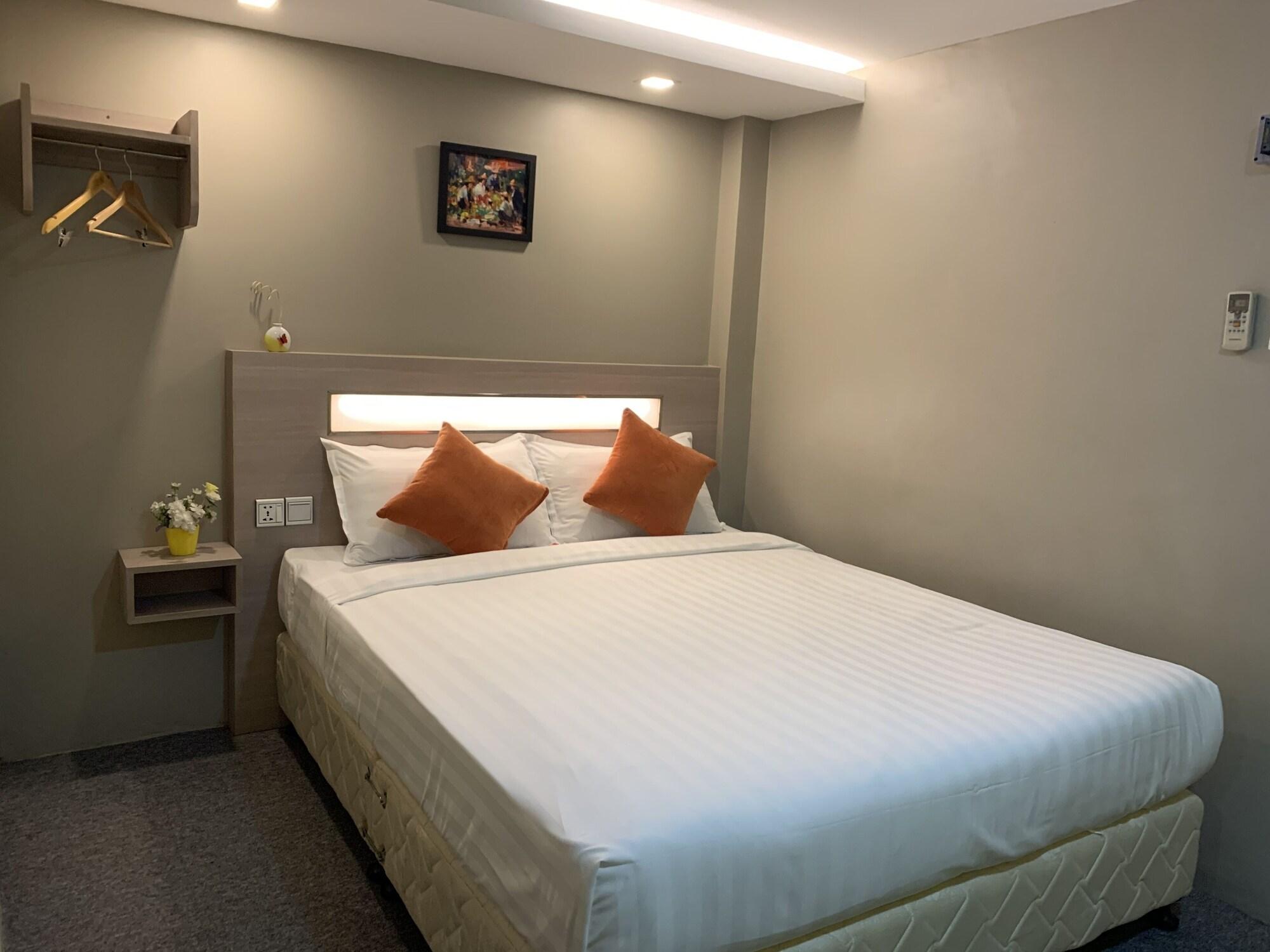 The Vibe Inn Янгон Экстерьер фото