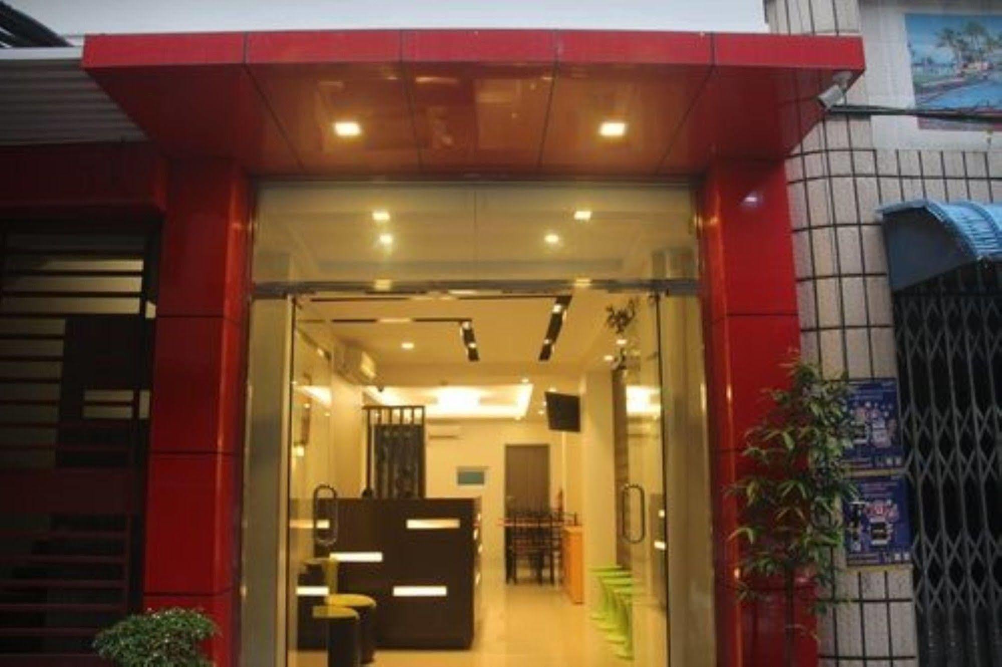 The Vibe Inn Янгон Экстерьер фото