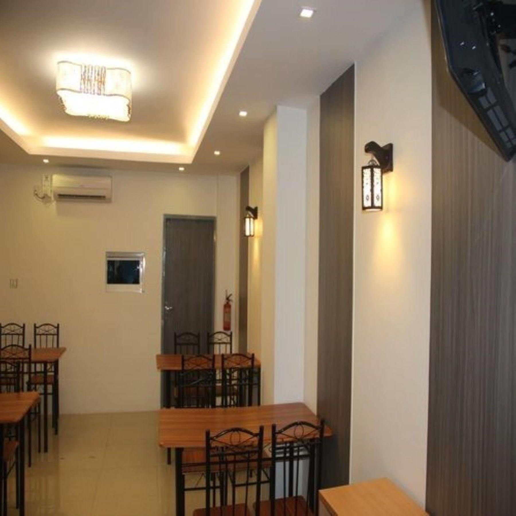 The Vibe Inn Янгон Экстерьер фото