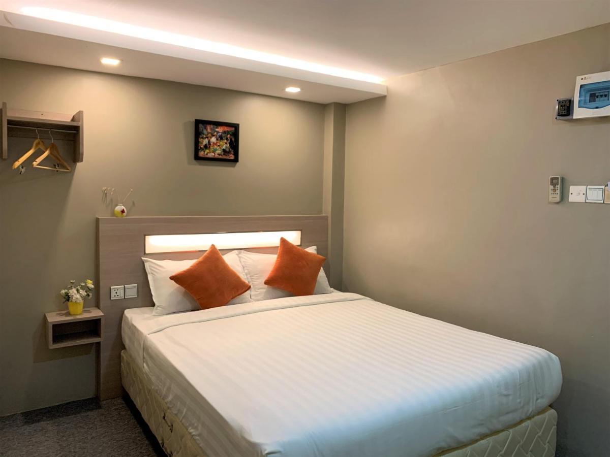 The Vibe Inn Янгон Экстерьер фото