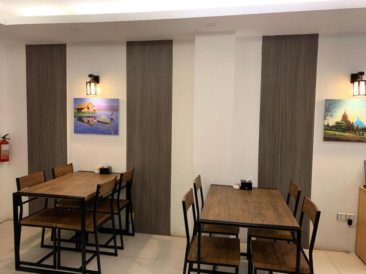 The Vibe Inn Янгон Экстерьер фото